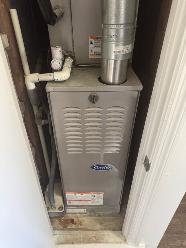 Building Photo - 510 S 19th St