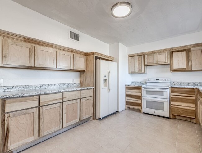 Building Photo - Updated in NE OKC for rent! Minutes to Bro...
