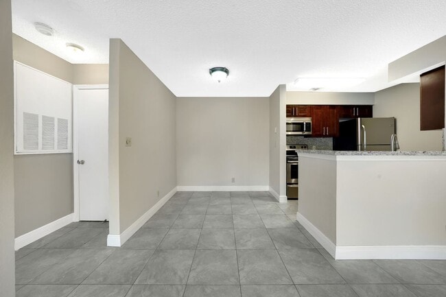 Building Photo - 2926 S University Dr