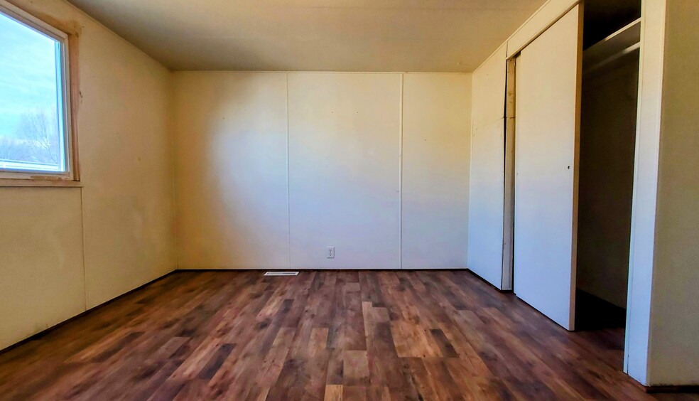 Bedroom 2 - 521 Albatross Dr