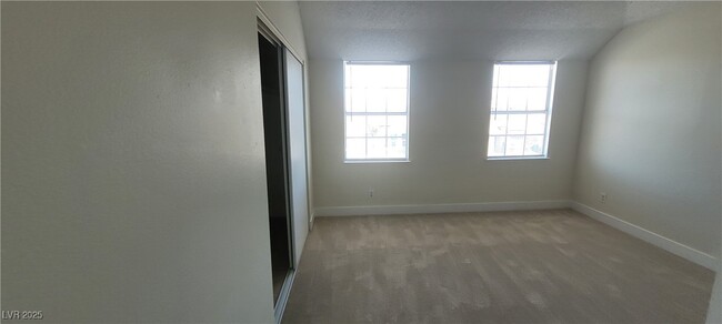 Building Photo - 7237 Chesterton Dr