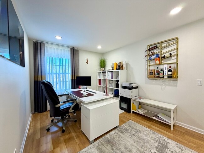 Building Photo - 2350 County Farm Ln