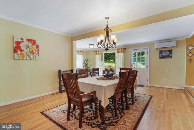 Building Photo - 5135 Summit Dr