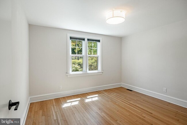 Building Photo - 149 2nd Ave