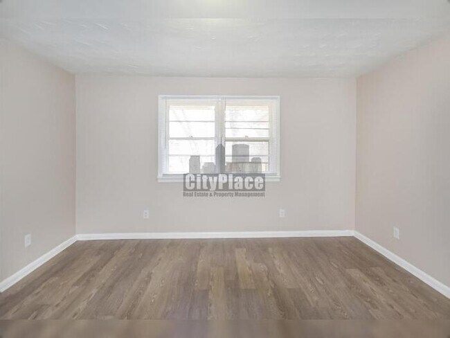 Building Photo - 9162 E 17th St