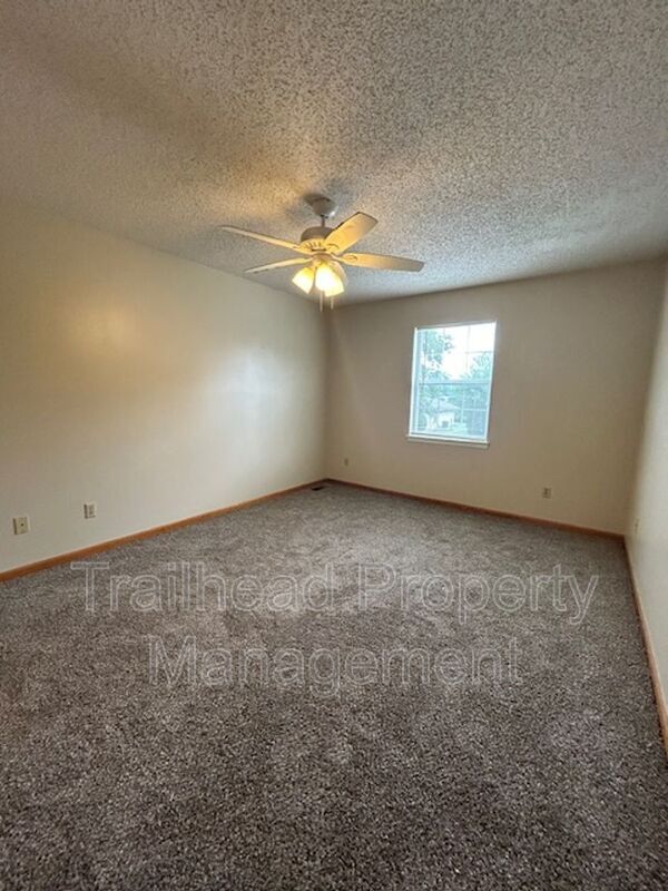 Building Photo - 1113 Dean Dr
