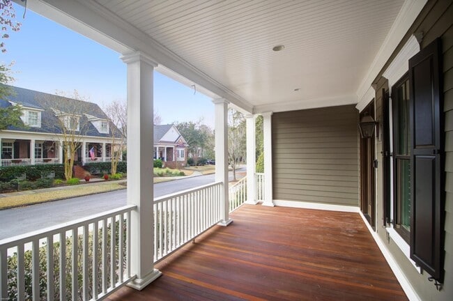 Building Photo - 612 Daggett St