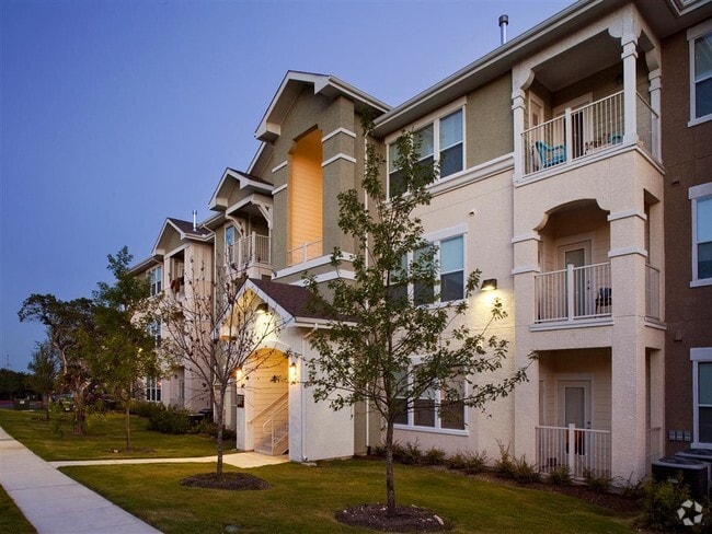 Off Campus Apartments For Rent Near Texas State University San Off Campus Apartments For Rent Near Texas State University San Marcos In Tx Apartment Finder