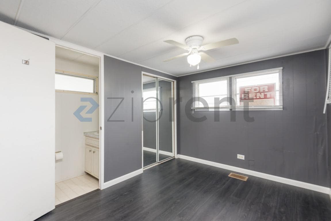 Building Photo - Unit #322