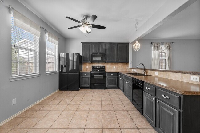 Building Photo - 2131 Kemah Village Dr