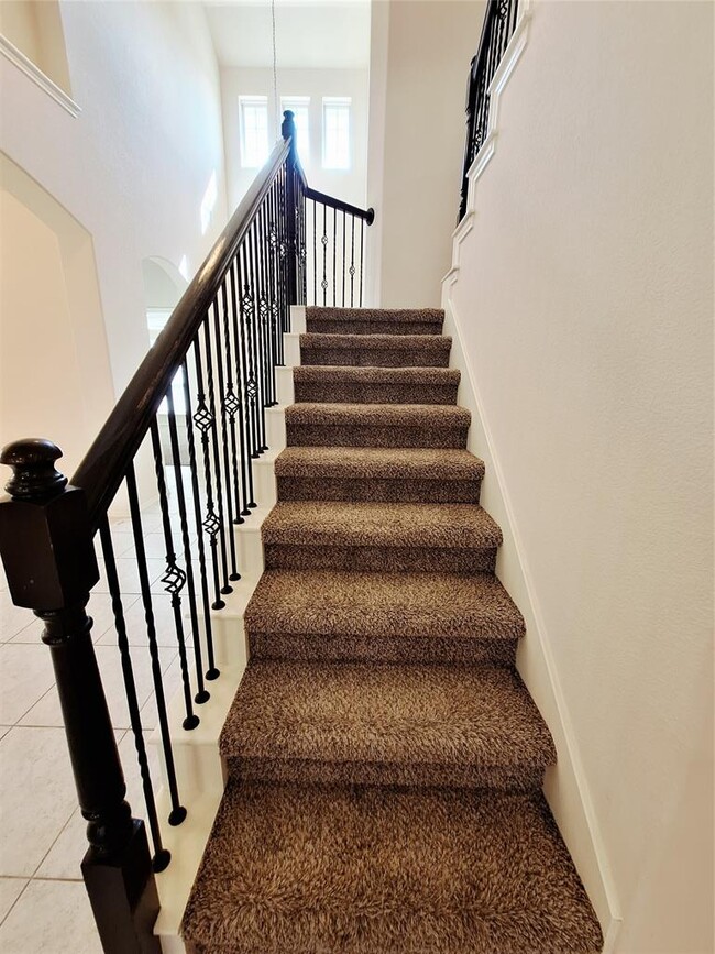 Building Photo - 525 Loma Cedro Bend