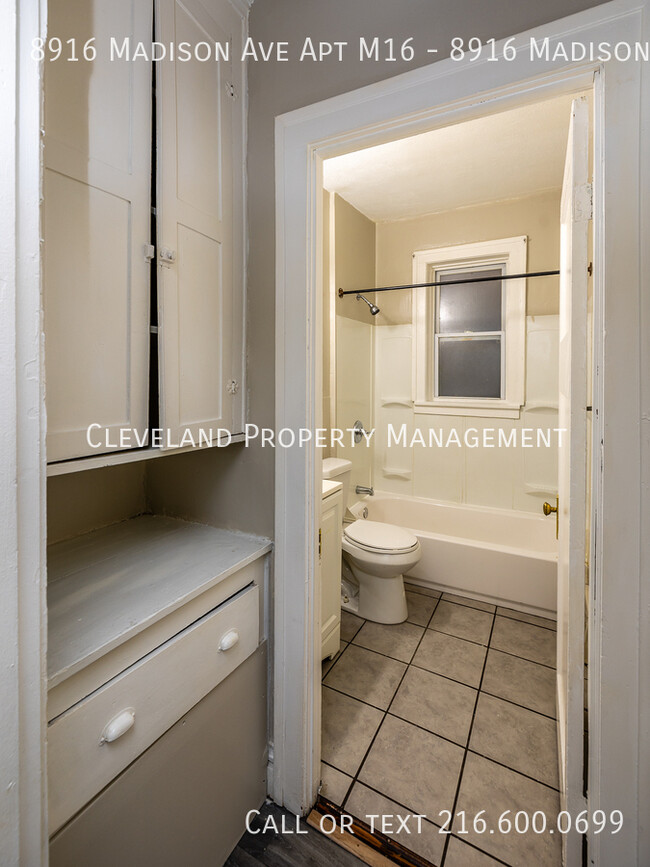 Building Photo - Madison Ave One Bedroom Apartment  *Special*