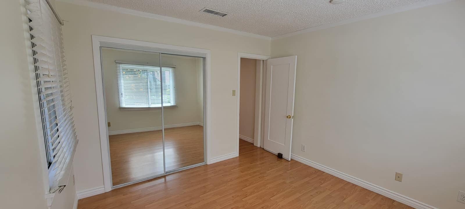 Building Photo - 567 South St