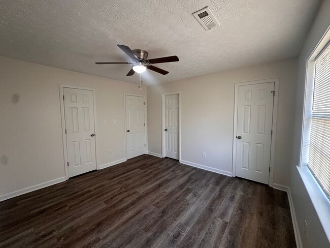 Building Photo - 121 Clyde Dr