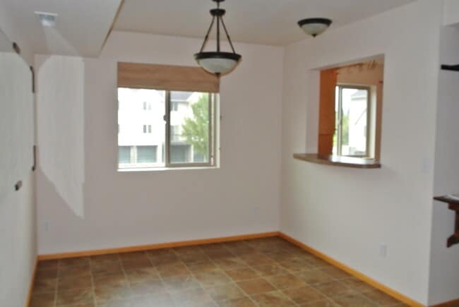 Building Photo - Corvallis Comfort & Convenience: Spacious3...