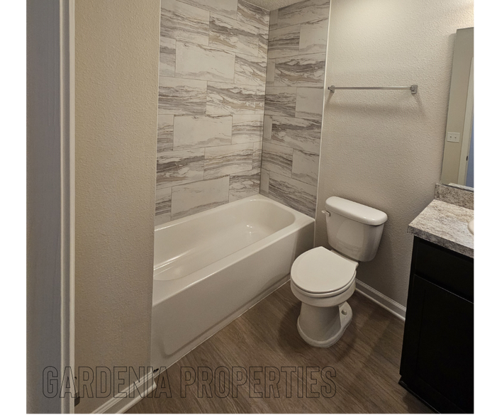 Building Photo - 1115 E 5th St