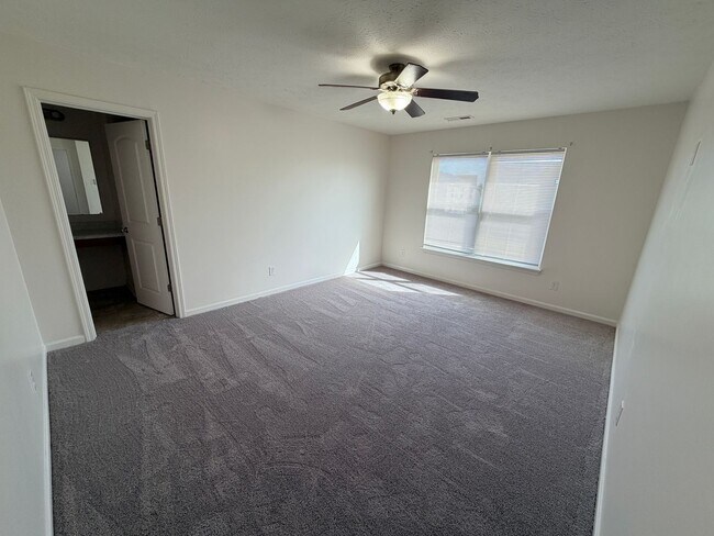Building Photo - 1008 Balto Dr