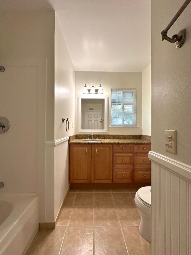 Building Photo - Updated Goleta Home Located in Desirable Santa Barbara Shores