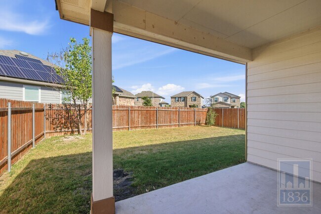 Building Photo - 408 Lynwood Gold Wy