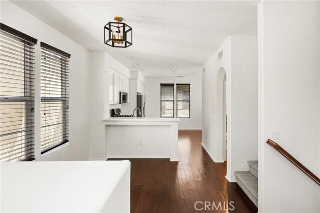 Building Photo - 125 Tall Oak