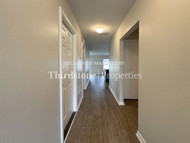 Building Photo - 37 Wood Amber Ln