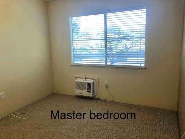 Building Photo - Northpointe - 2 bedroom, 2 bath, 2 pkg  up...
