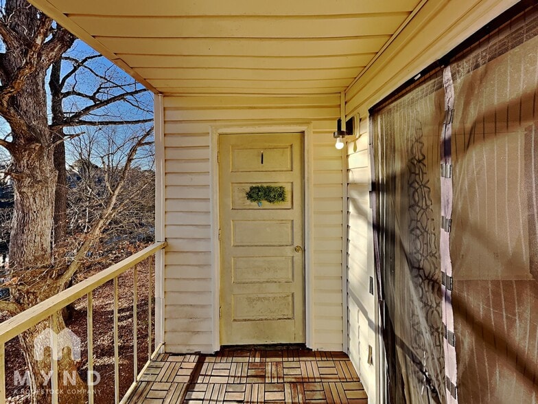 Building Photo - 7992 Shady Oak Trail