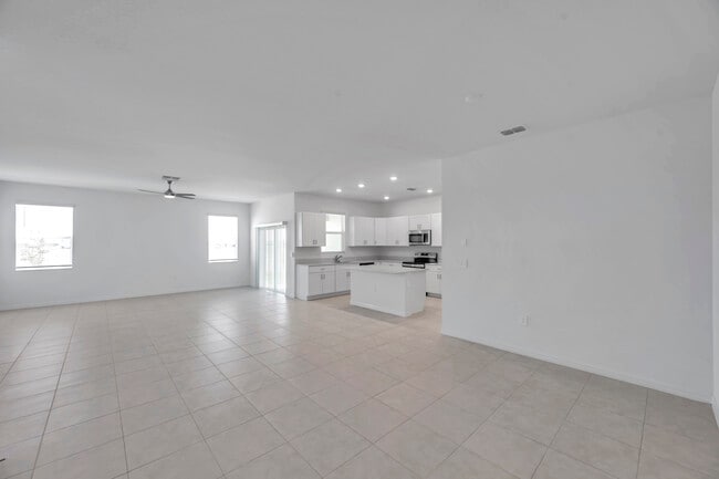 Building Photo - 9304 Bonita Mar Dr