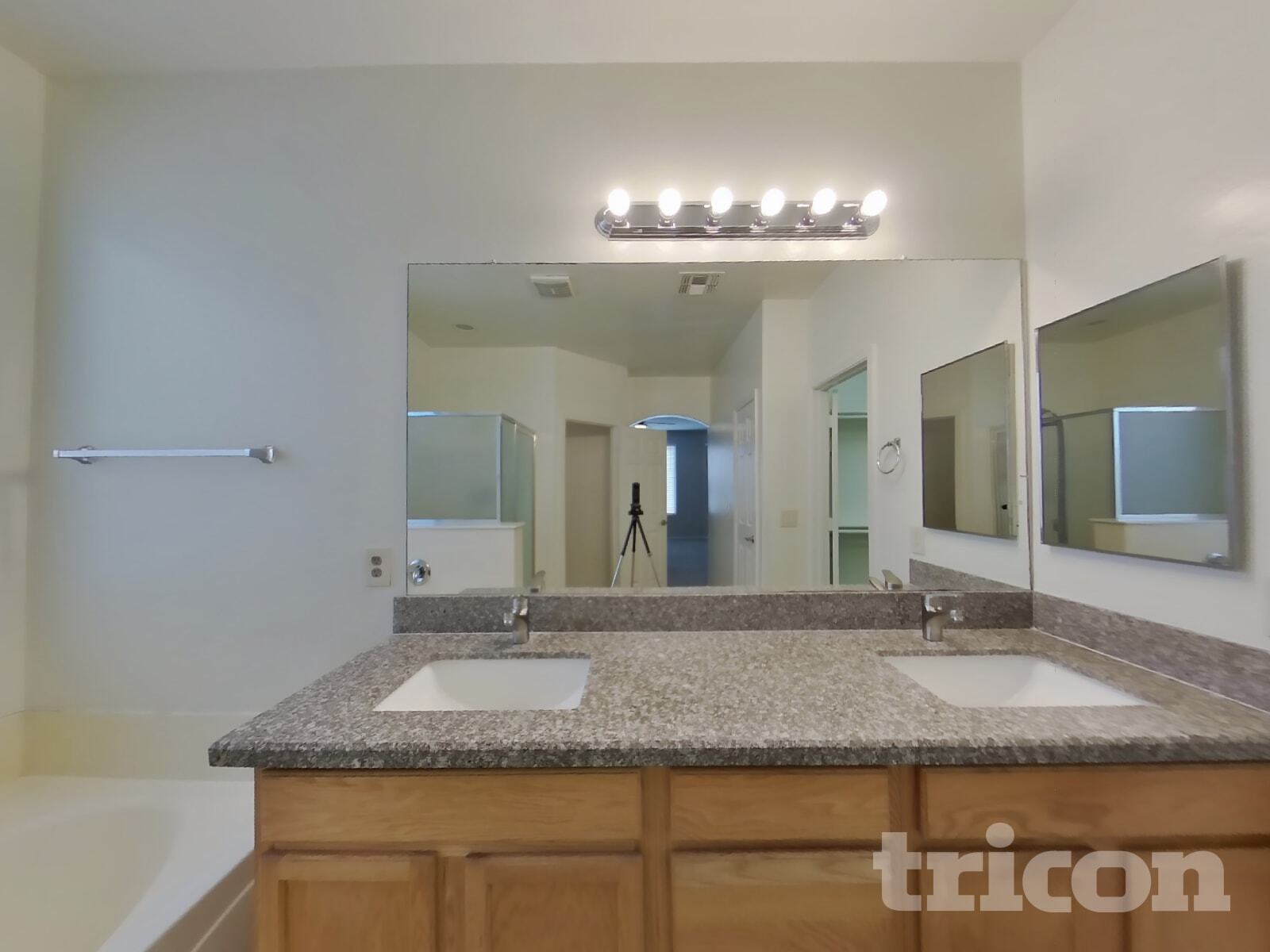 Building Photo - 43207 Lindgren Dr