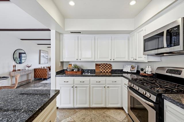 Building Photo - 8608 Villa La Jolla Dr