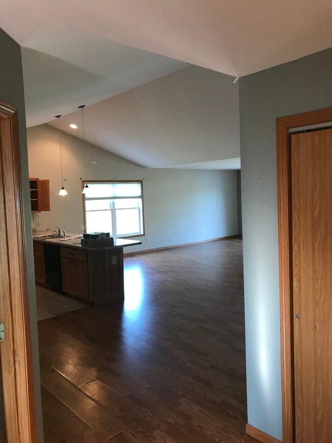 Building Photo - 1724 Crooked Ave