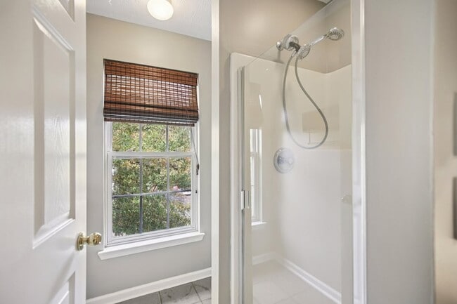 Building Photo - 7718 Porter House Dr