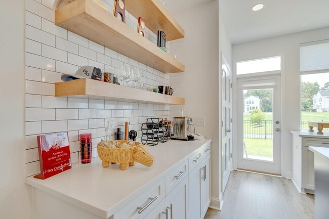 Building Photo - 5631 Fletcher Oaks Dr