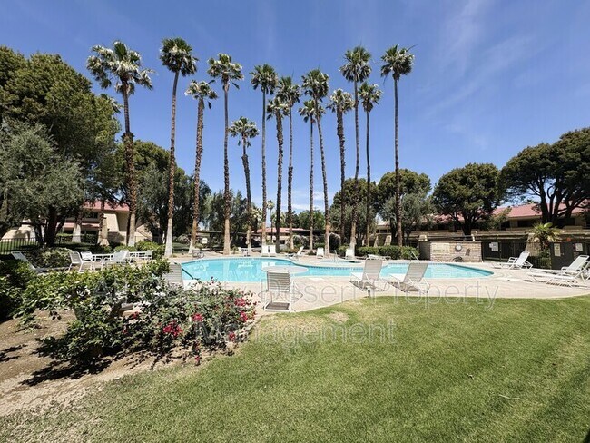 Building Photo - 2809 N Los Felices Rd