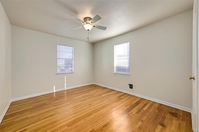 Building Photo - 1709 Ulit Ave