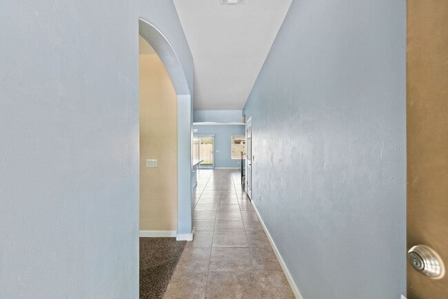 Building Photo - This very popular 2-story home floor plan ...
