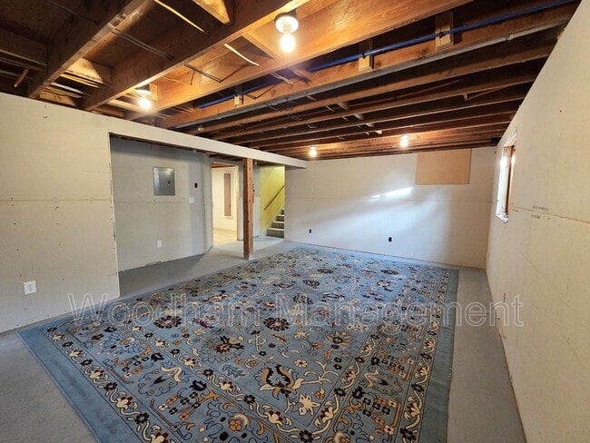 Building Photo - 621 S 14th Ave