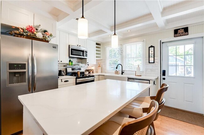 Building Photo - 45 Mortimer St SE