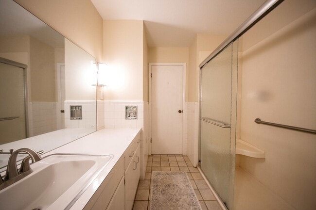 Building Photo - Mid-Century 3 Bedroom in Pine Valley Estates