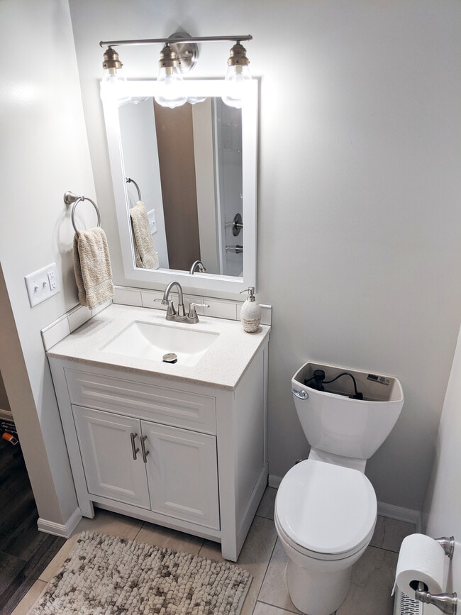 Building Photo - 501/503