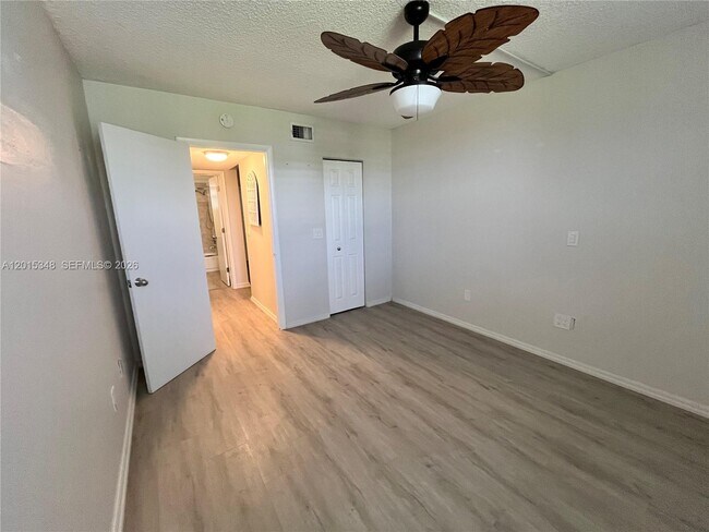 Building Photo - 6550 Royal Palm Blvd