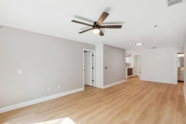 Building Photo - 10618 Clarcona Ocoee Rd