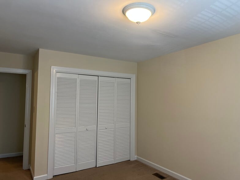 Building Photo - 2505 Saint Christopher Cir SW