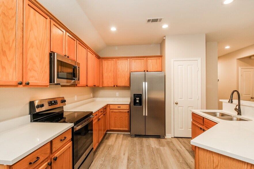 Building Photo - 1721 Duck Cove Dr