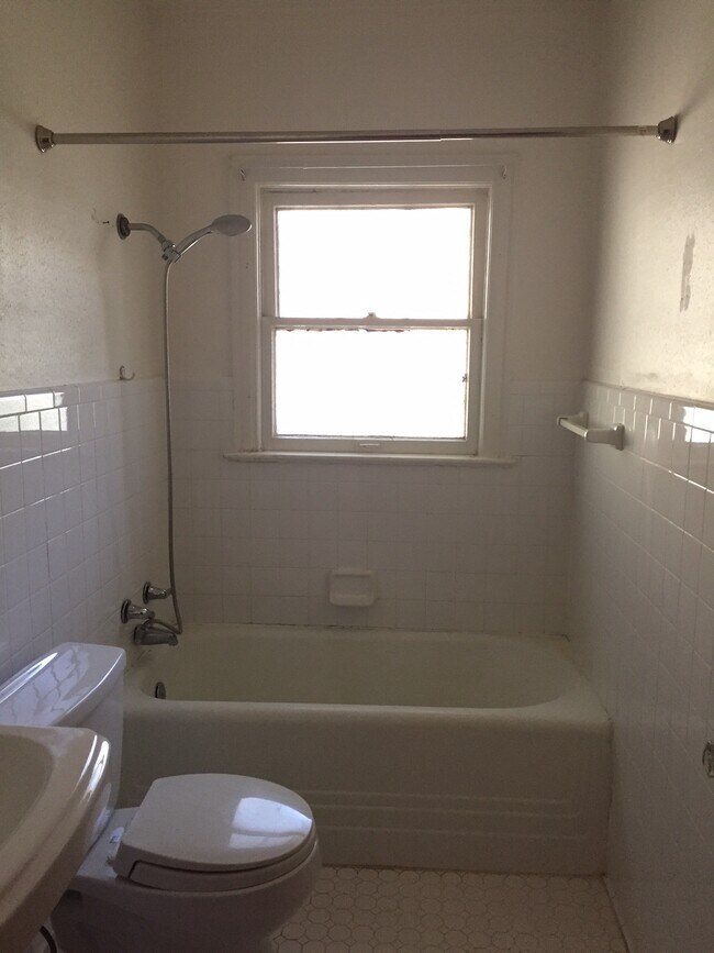 Building Photo - 6001 Goliad Ave