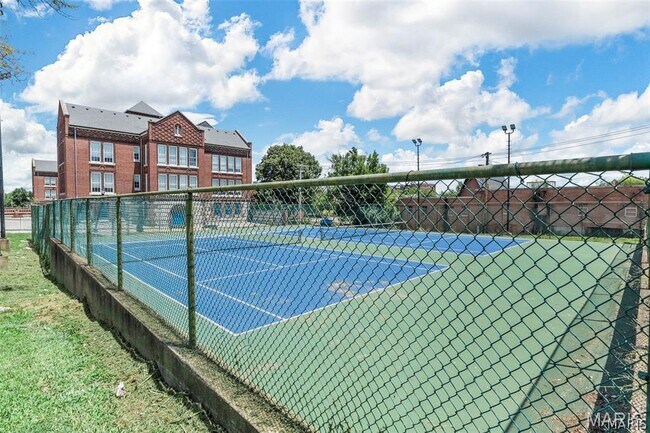 Building Photo - 28 Columbus Square Dr