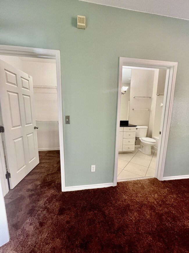 Building Photo - 4345 Bayside Village Dr