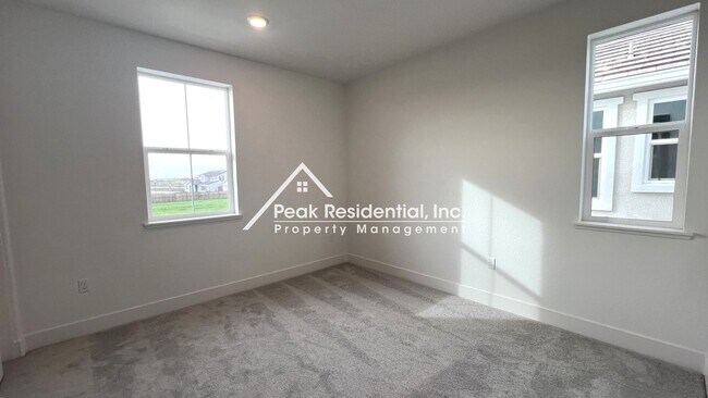 Building Photo - Newer Elk Grove 4bd/3.5ba Home near Big Horn & Poppyridge Rd