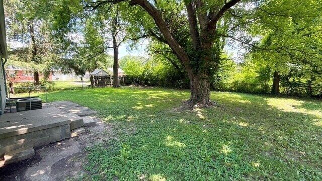 Building Photo - EAST SIDE 3 BEDROOM RANCH WITH CARPORT AVAILABLE NOW!