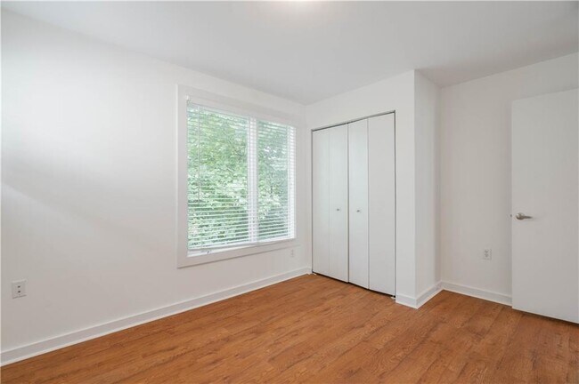Building Photo - 1338 Rietveld Row NW